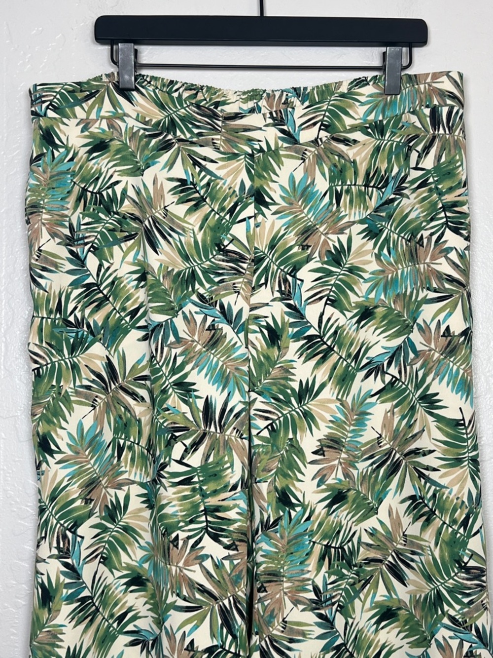 J.JILL Women Size XL Oatmeal Layered Palms Wearever Easy-Care Wide-Leg Crop Pant - Picture 4 of 15